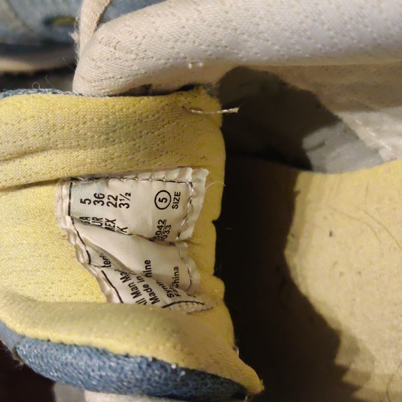 Kangaroos runners in size 5 - Picture 4 of 4